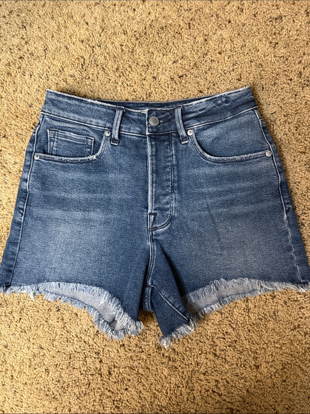 Good American Blue Frayed Hem High-Rise Denim Shorts